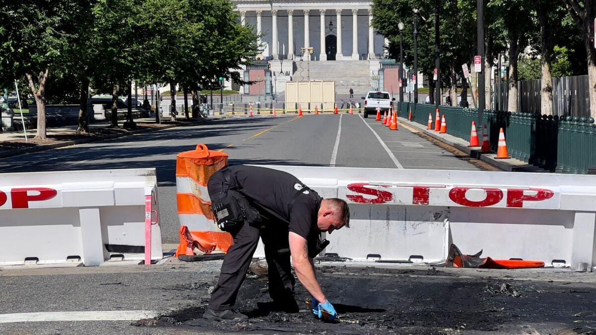 Police: Man killed himself after ramming US Capitol barrier - News |  Khaleej Times