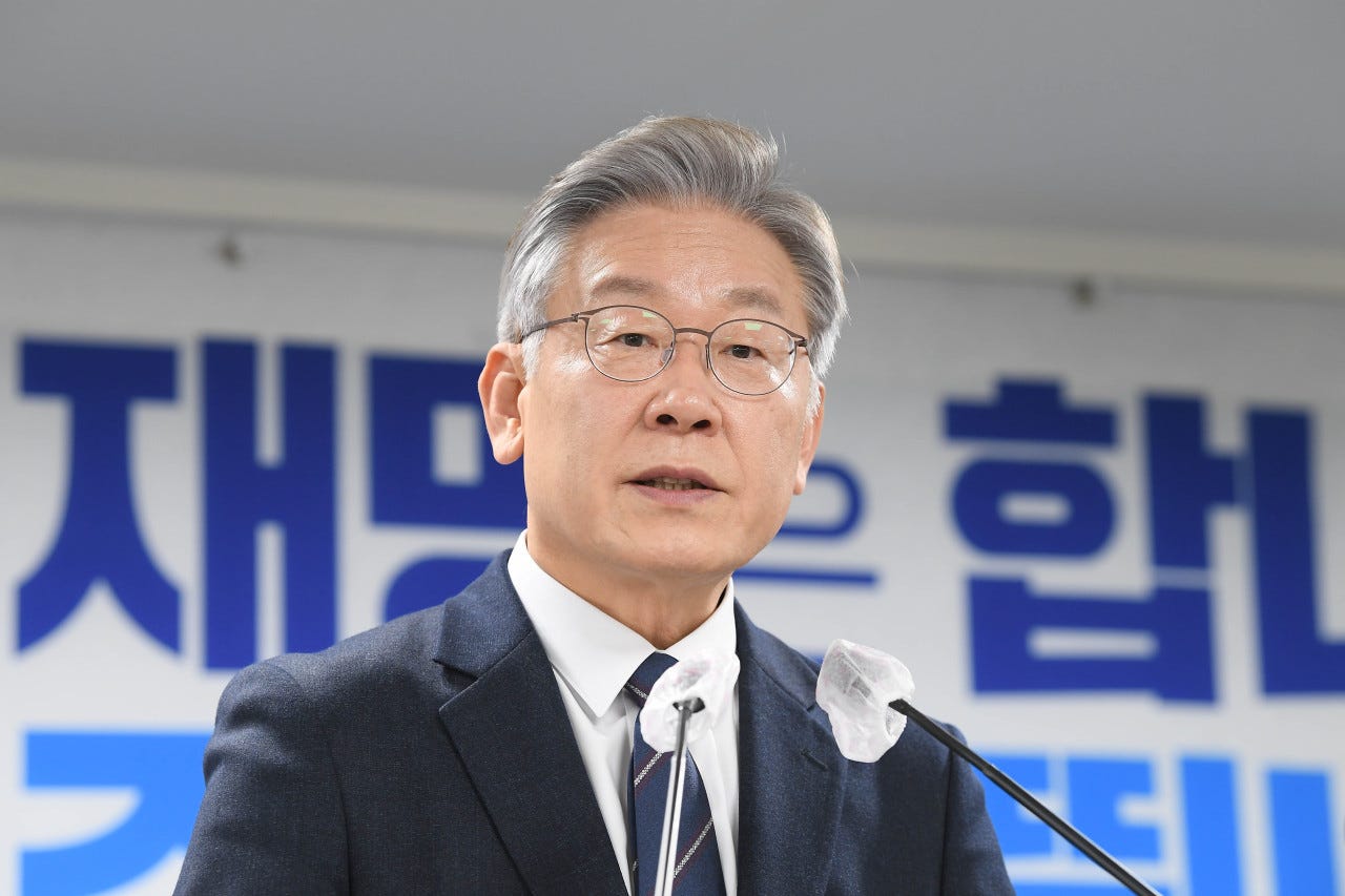 Lee Jae-myung criticized for defending murderer nephew