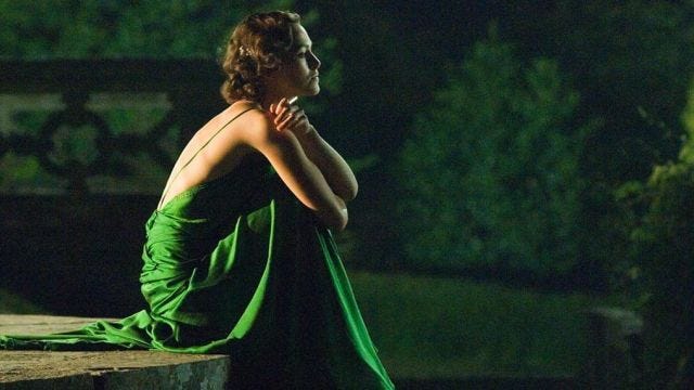 The green dress of Keira Knightley (Cecilia Tallis) in come Back to me |  Spotern