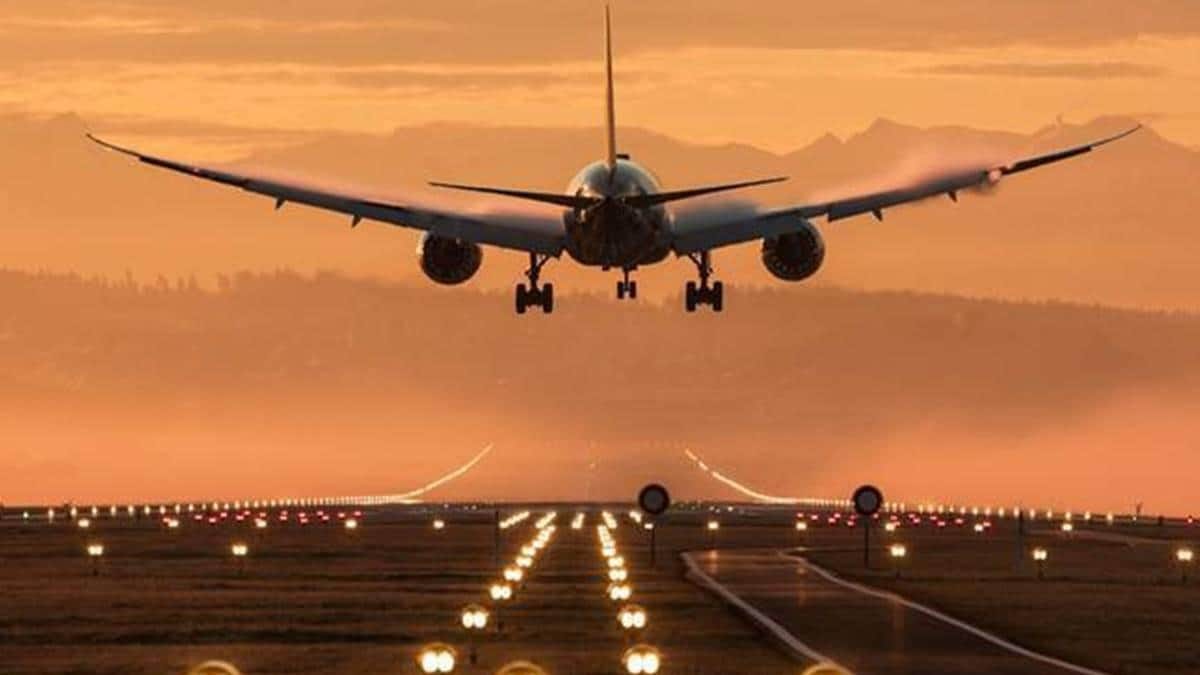 Muscat-Dhaka flight makes emergency landing at Nagpur airport after pilot  falls ill mid-air - India News