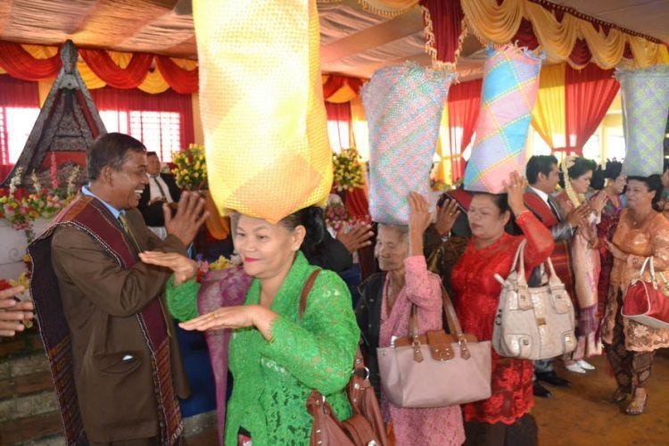 Menilik Kemeriahan Pesta Perkawinan Adat Batak Toba, Langsung dari Balige!