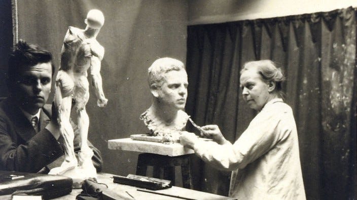 Mary Warburg bei der Arbeit an der Büste von Peter Paul Braden, 1928, Warburg
Archive des Warburg Institute, London