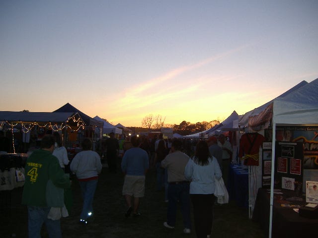 A shot of sunset over Pork in the Park. This was about 10 minutes after I got in the line for Smokin' Dudes, and after I had some pulled pork from Big Daddy's BBQ. Yeah I was hungry!