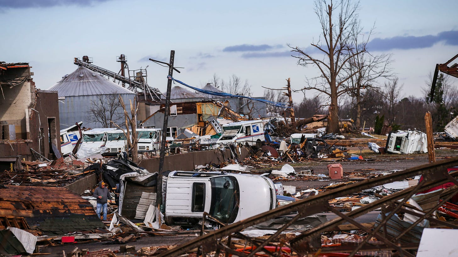 Sepultado: Así quedó parte de Kentucky, tras el paso del brutal tornado –  Metro World News