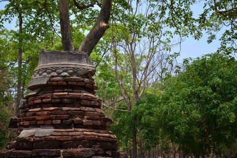 Exposed brick details at Wat Phra Si Ariyabot. Photo: David Luekens