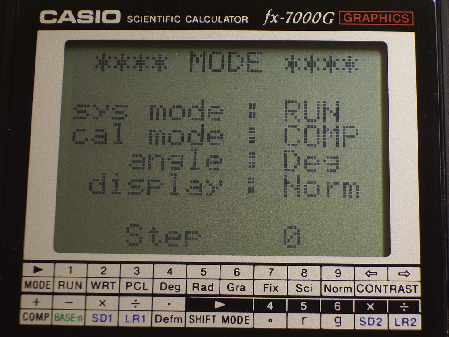 Mostrador de matriz de pontos da calculadora Casio fx-7000G.