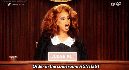 gifje van een rechter die met de hamer op de taflel staat. In tekst staat Judge Ru Order in the courtroom HUNTIES!