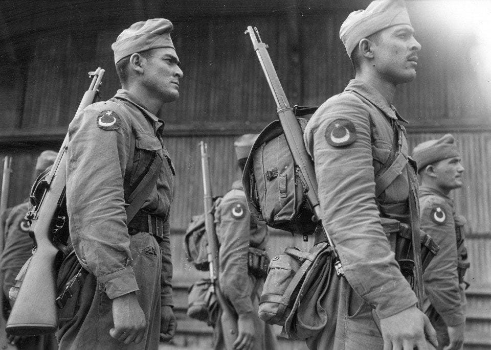 r/Turkey - Turkish soldiers being deployed at the Korean War in 1950