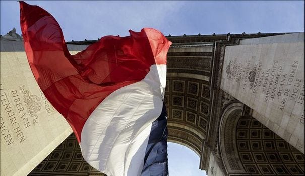 Peut être une image de l’Arc de Triomphe