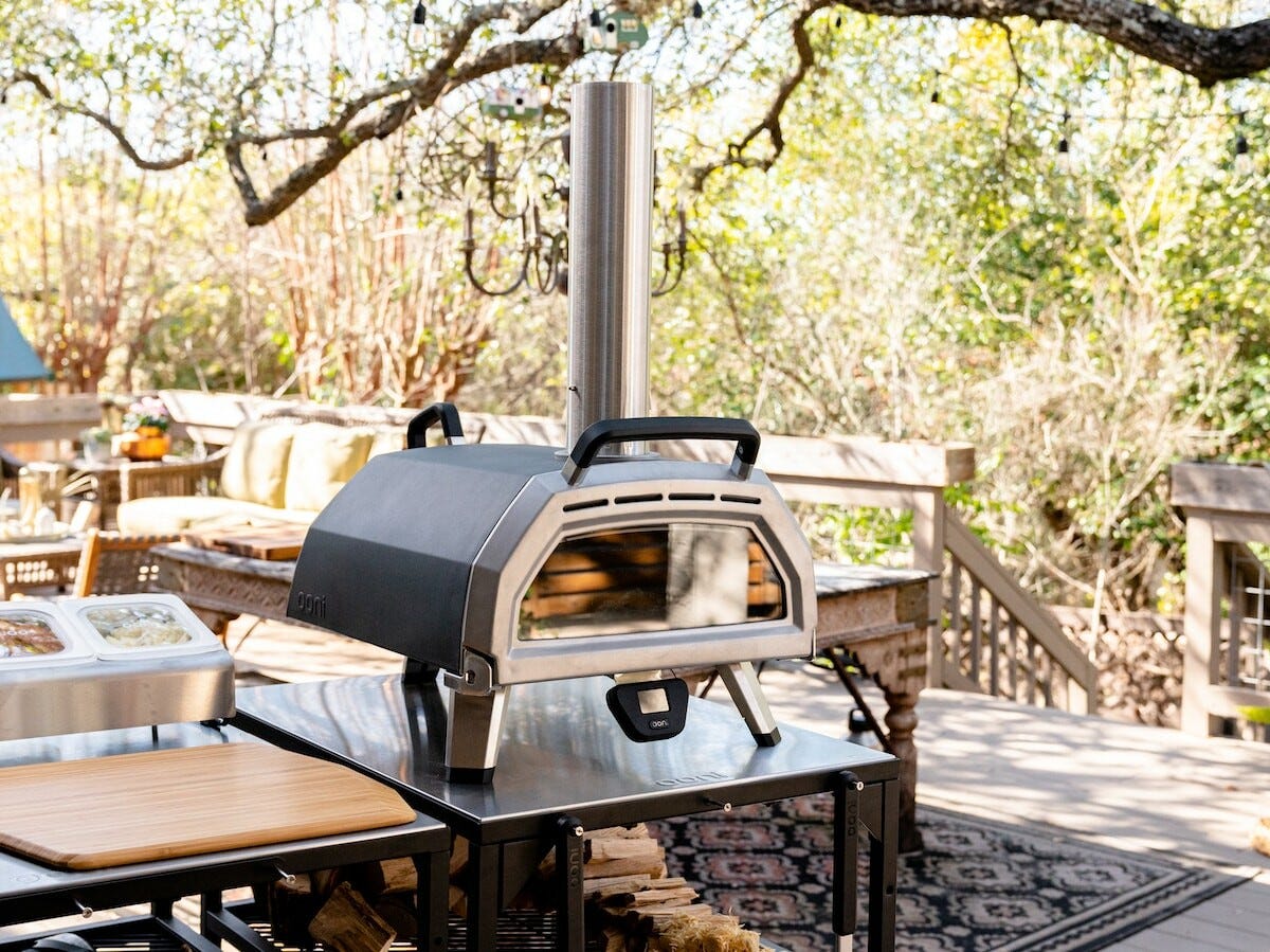 Ooni Karu 16 multifuel pizza oven works with wood, charcoal, and gas for  versatility » Gadget Flow
