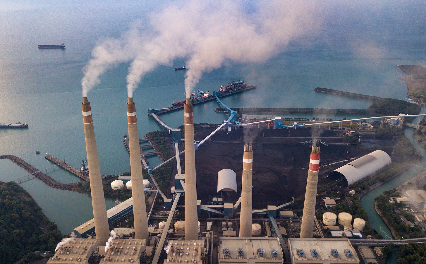 Suralaya coal power plant in Indonesia’s Banten province. The country, which has the second largest operating and planned coal-based capacity linked to China, has been under domestic and external pressure to transition away from fossil fuels. (Image © Kasan Kurdi/Greenpeace)
