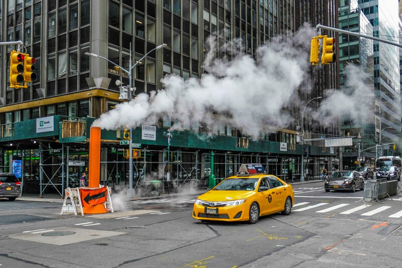 Por que sale humo de las alcantarillas de Nueva York - Taxi amarillo - A  Nueva York - La guía de Nueva York escrita por neoyorquinos