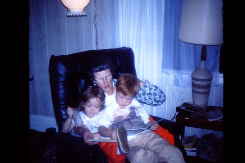 Gma Reading to Terry and Nicki-009-FamilyPhotos-{Date (YYMMDD)»}.jpg