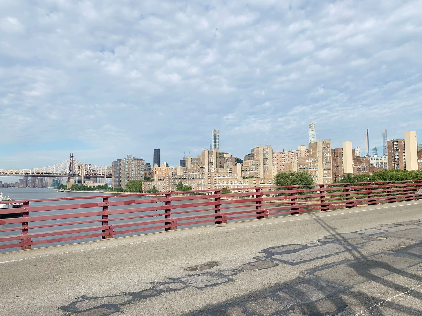 Manhattan view from Roosevelt Island Bridge