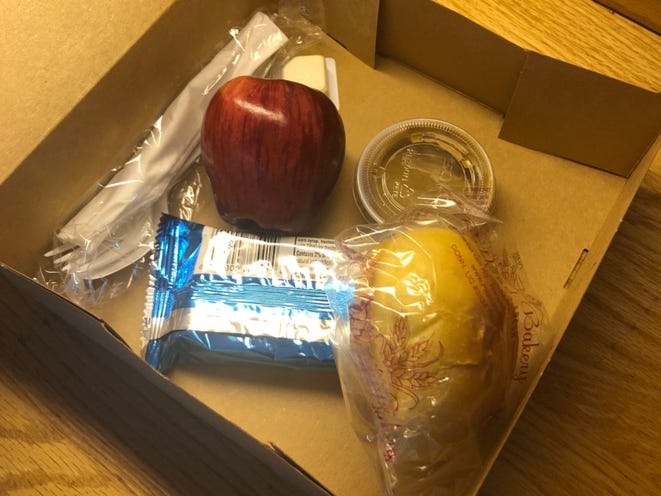 A photo of a sad NYU meal for quarantined student