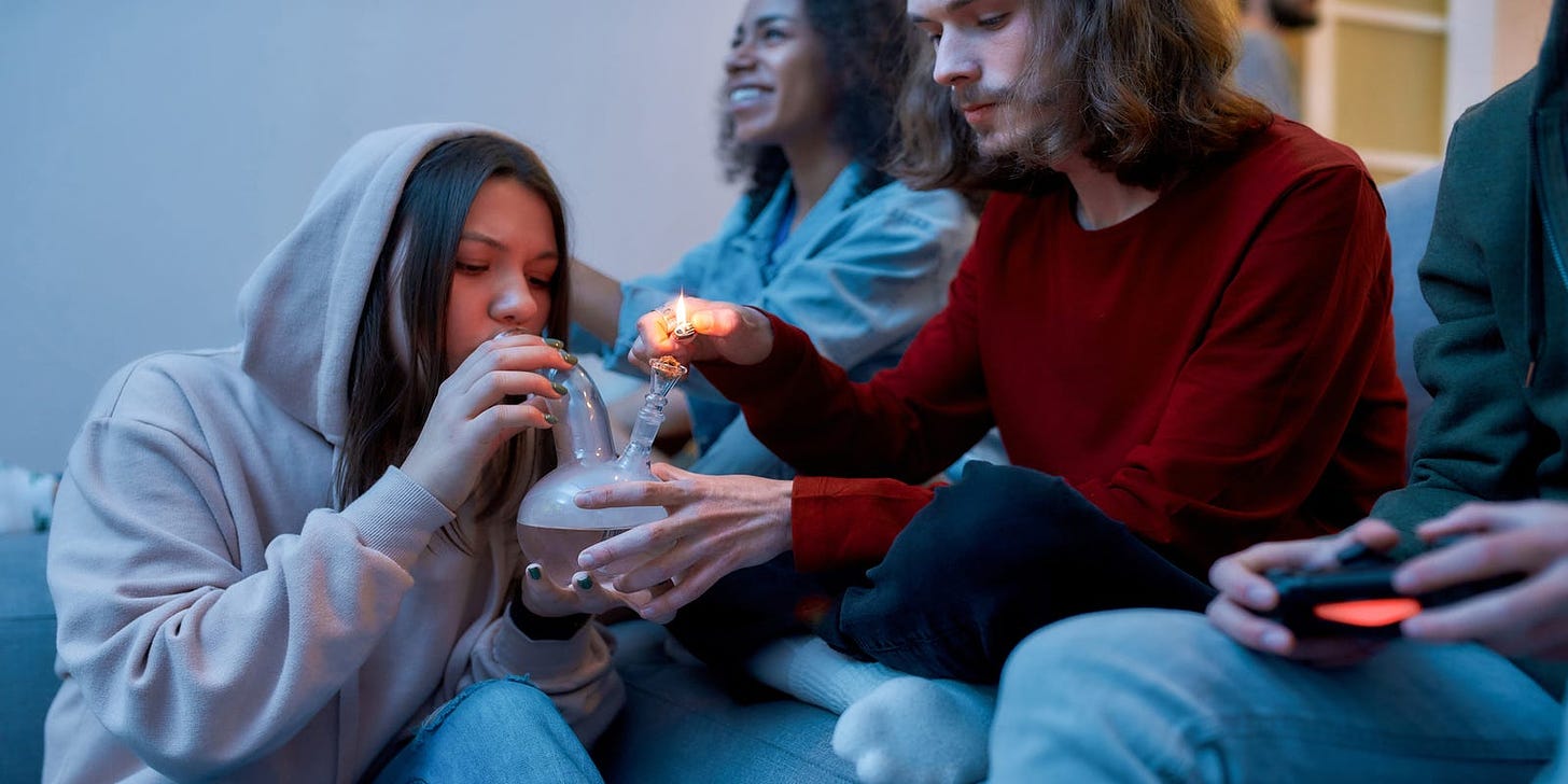 Cannabis, marijuana bong smoke more dangerous than cigarettes: Study