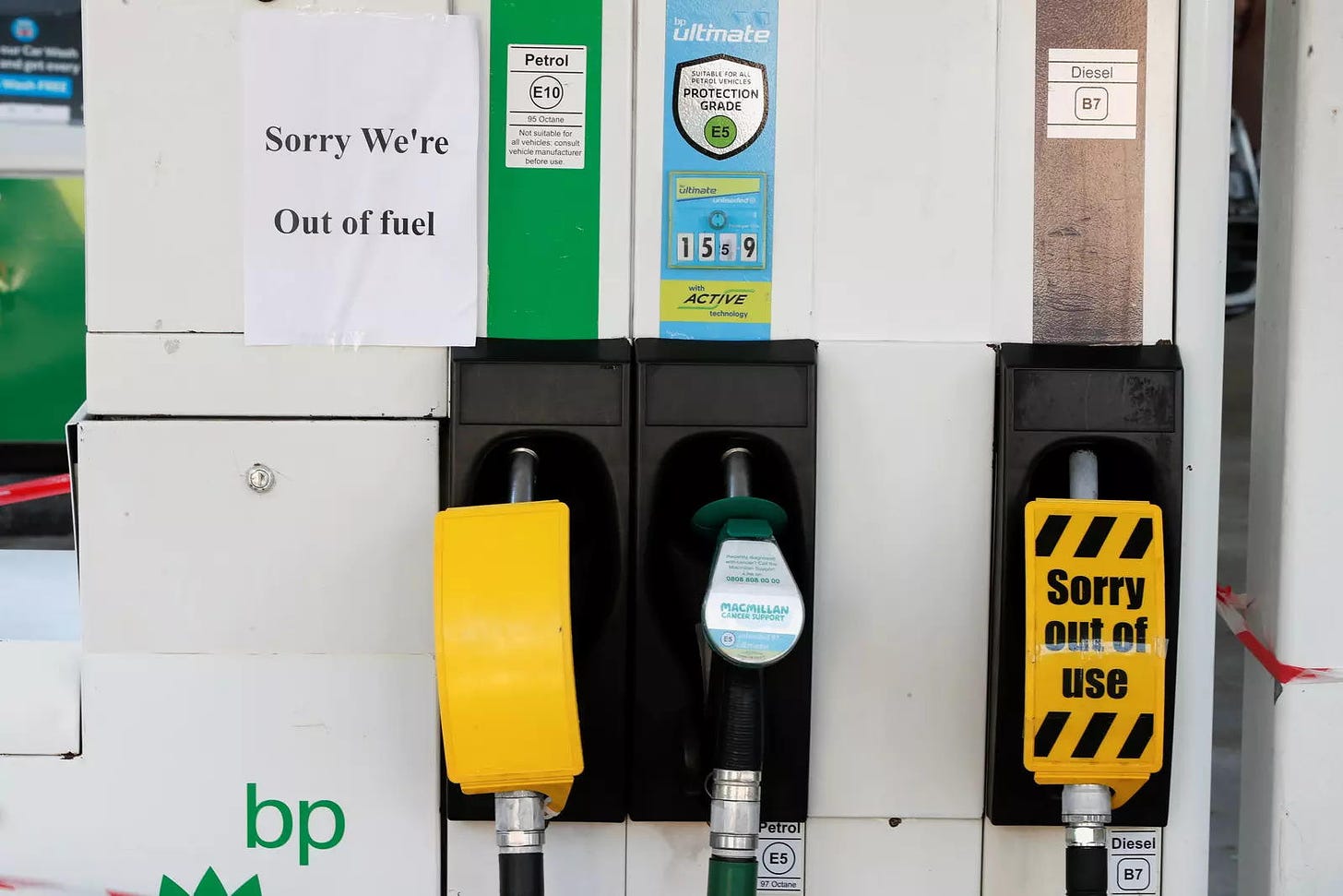 Panic buying leaves up to 90% of fuel pumps dry in major British cities,  Energy News, ET EnergyWorld