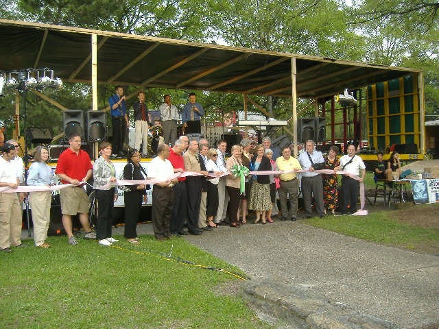 Finally, the ribbon was cut and the 2008 Salisbury Festival officially kicked off.