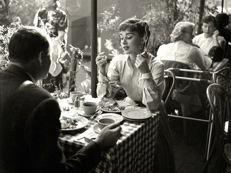 Audrey Hepburn Brunette Restaurant Cigarette Smoking BW wallpaper |  1600x1200 | 171715 | WallpaperUP