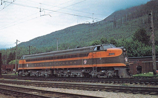 Great Northern B-D+D-B electric #5019 (Class W-1) is seen here between  assignments at Skykomish, Washington on June 9, 1956. : r/TrainPorn