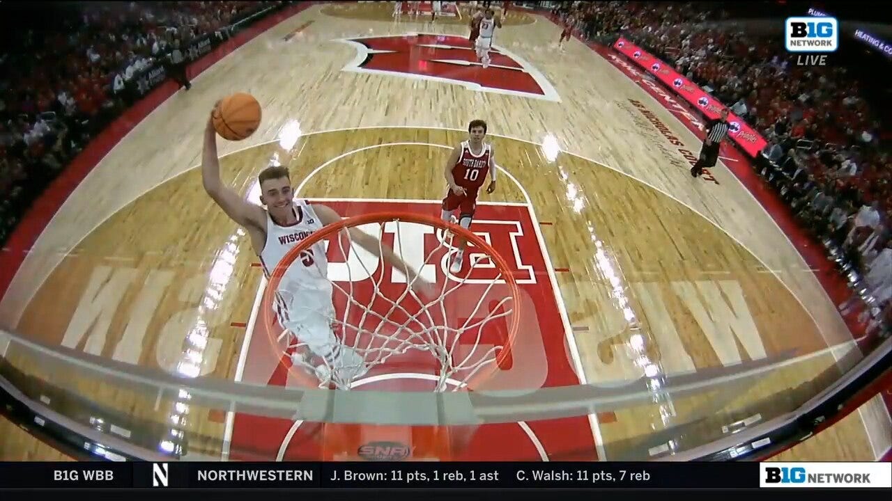 Wisconsin's Tyler Wahl makes the steal and throws down an impressive  one-handed dunk | FOX Sports