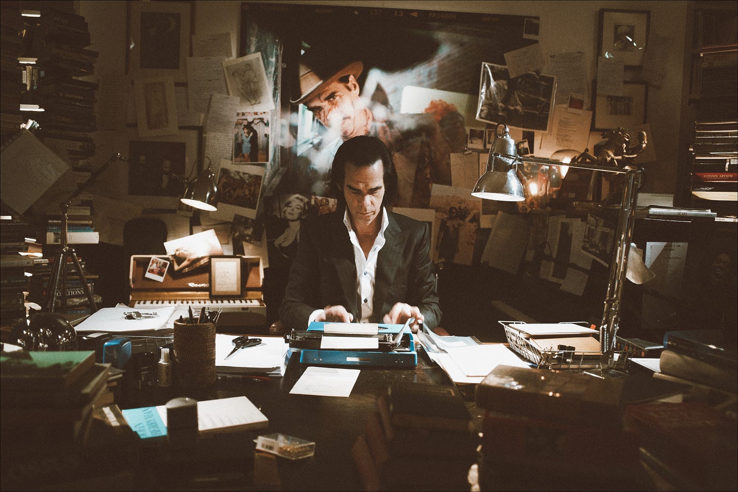 Nick Cave em cena do documentário “20.000 dias na Terra”.