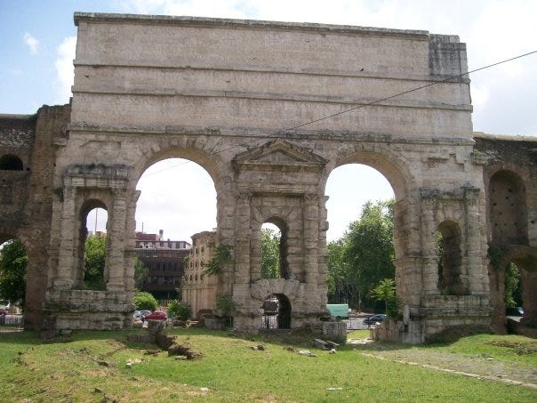 Random Roman ruins: a wall with gates