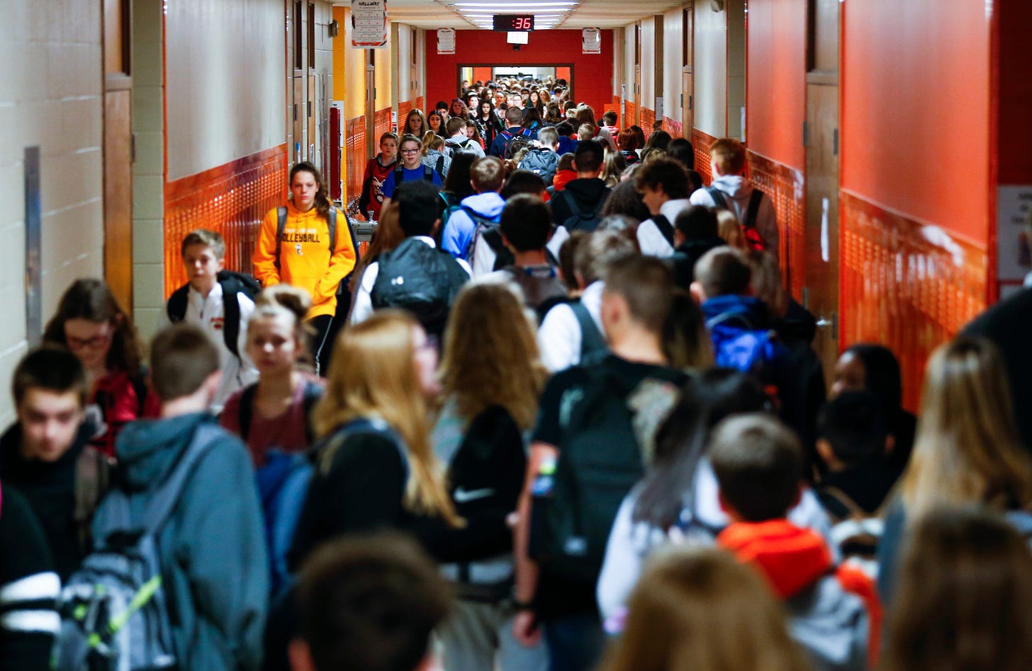 Republic Middle School has state's third-largest student population
