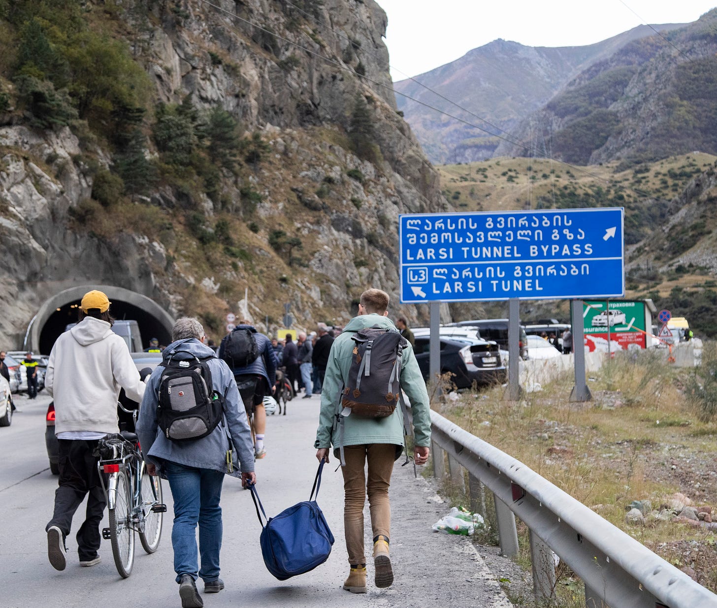 People trying to cross into Georgia on foot.