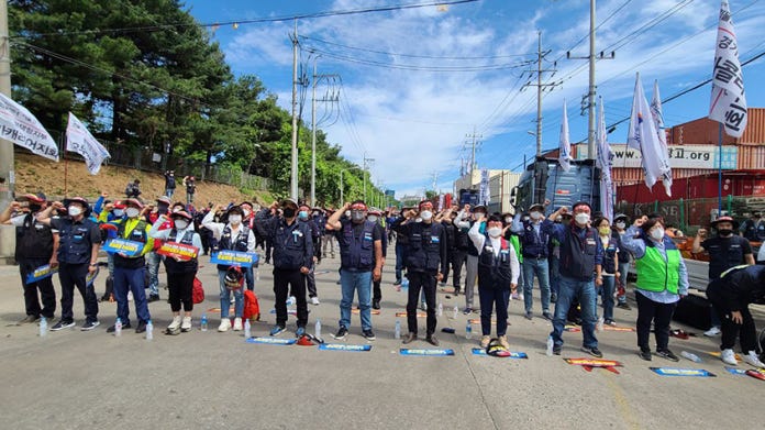South Korean truckers begin unlimited national strike action - Container  News