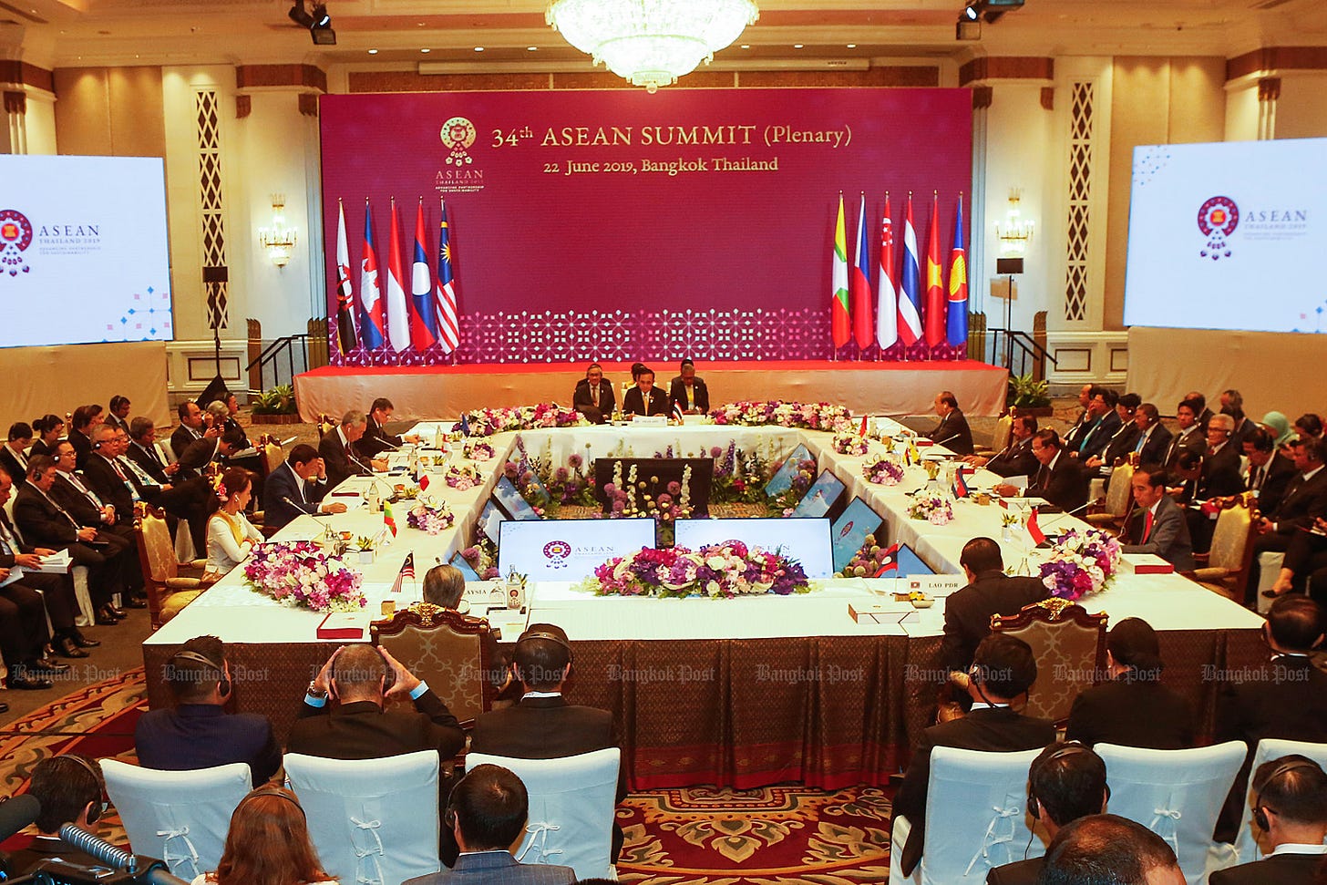 Prime Minister Prayut Chan-o-cha chairs the plenary session of the Asean summit at the Athenee Hotel in Bangkok on Saturday. (Photo by Pattarapong Chatpattarasill)