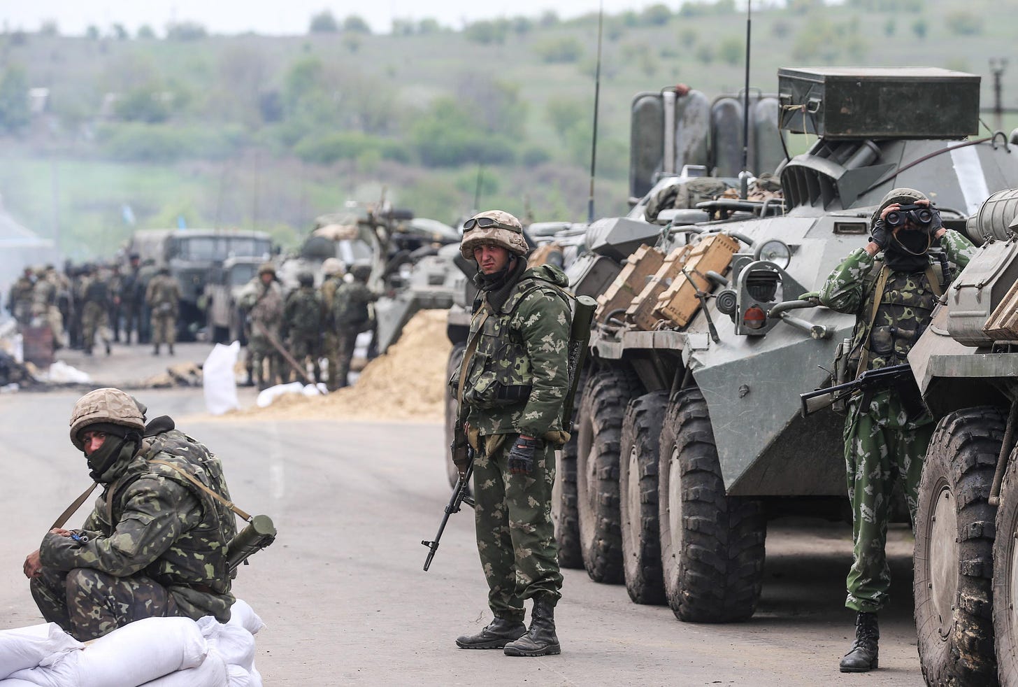 HD ukraine, donetsk, war, tank, soldiers Wallpaper | Download Free - 145834