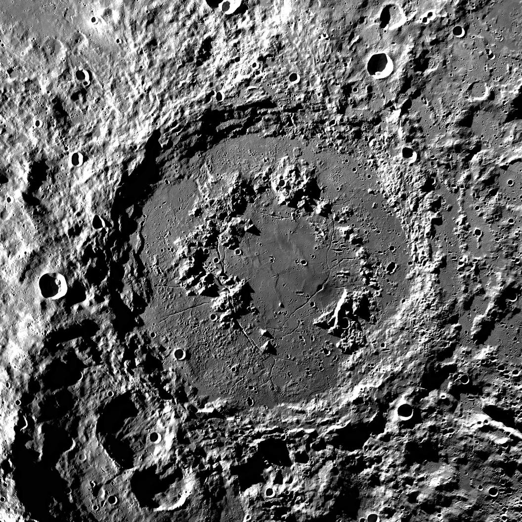 кратер на луне