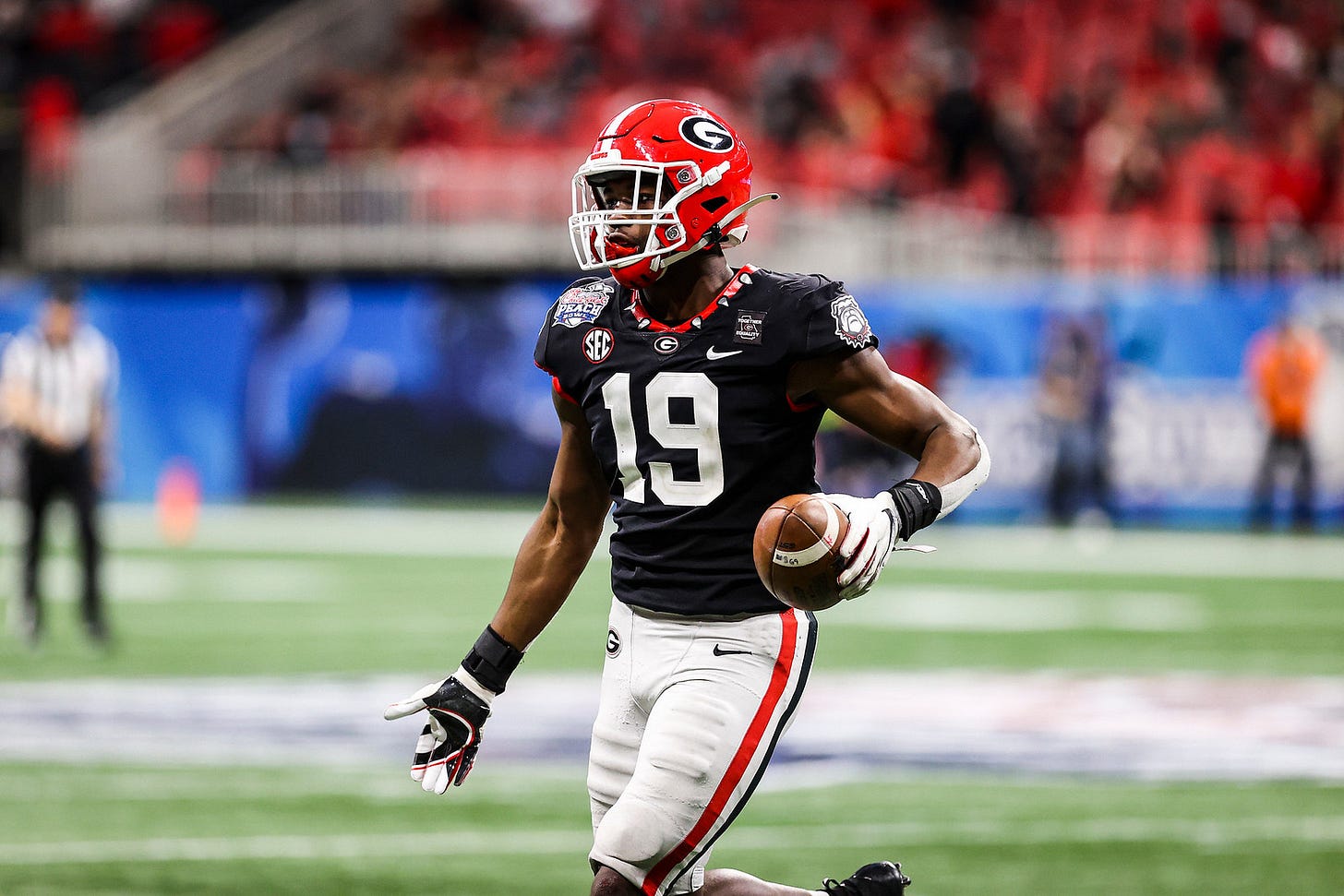 Georgia outside linebacker Adam Anderson (19) during the Chick-fil-A Peach Bowl between Georgia and Cincinnati at the Mercedes-Benz Stadium in Atlanta, Ga., on Friday, Jan. 1, 2020. (Photo by Tony Walsh) Georgia outside linebacker Adam Anderson (19) during the Chick-fil-A Peach Bowl between Georgia and Cincinnati at the Mercedes-Benz Stadium in Atlanta, Ga., on Friday, Jan. 1, 2020. (Photo by Tony Walsh)
