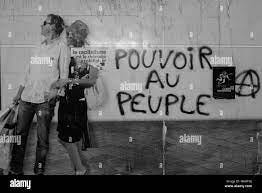 Grafiti anarchiste, "Pouvoir au Peuple", Marseille, France Photo Stock -  Alamy