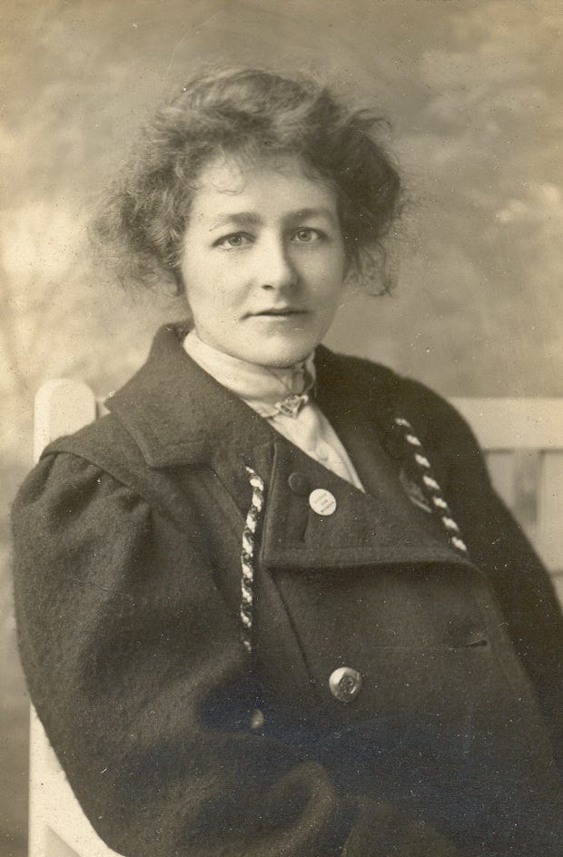 Edith New by Peter McNairn of Hawick who died in 1923.jpg