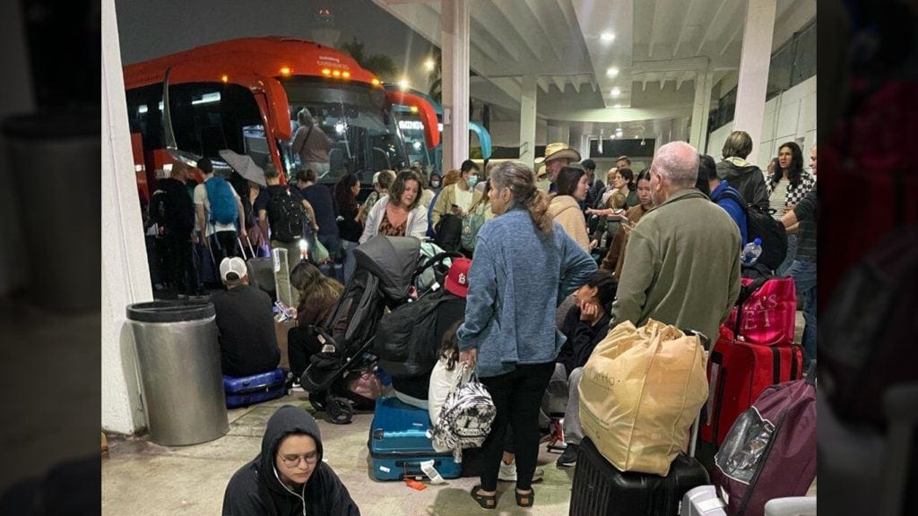 'Hundreds' of Canadians stranded for days in Mexico after Sunwing cancellations