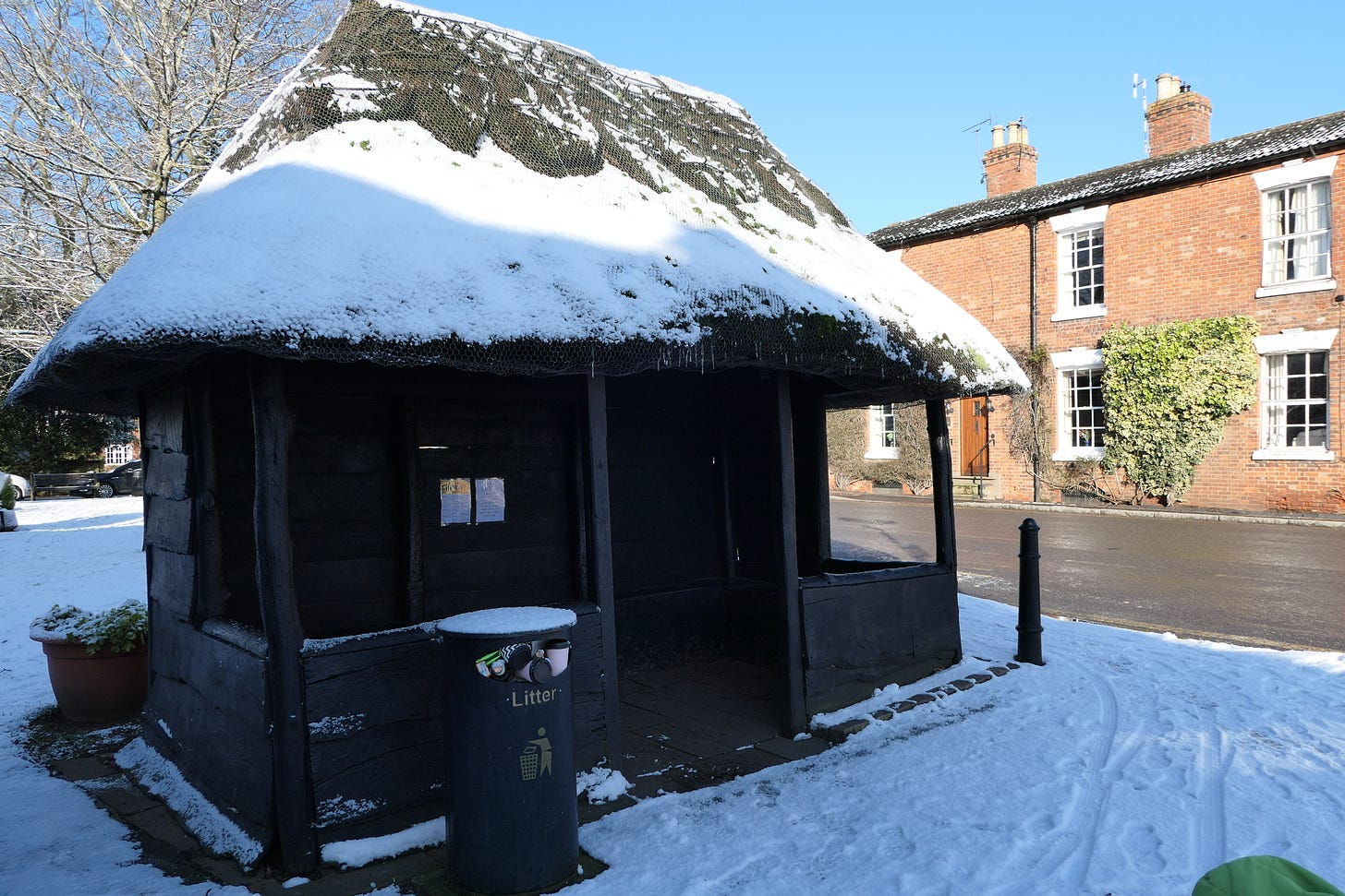 Dunchurch bus shelter in the snow