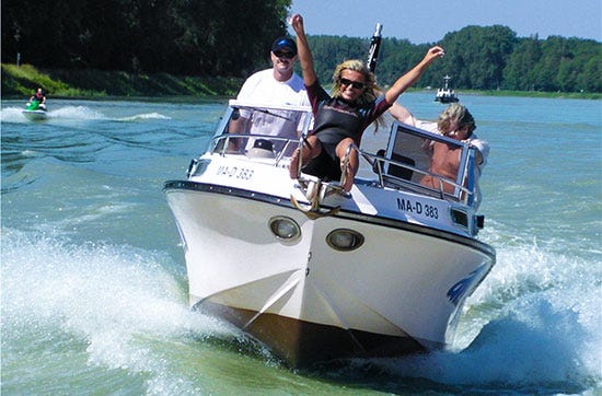 Sportboot fahren für 4 Personen | Jochen Schweizer