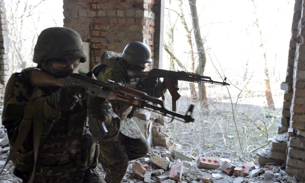 Two killed as clashes threaten fragile Ukraine truce