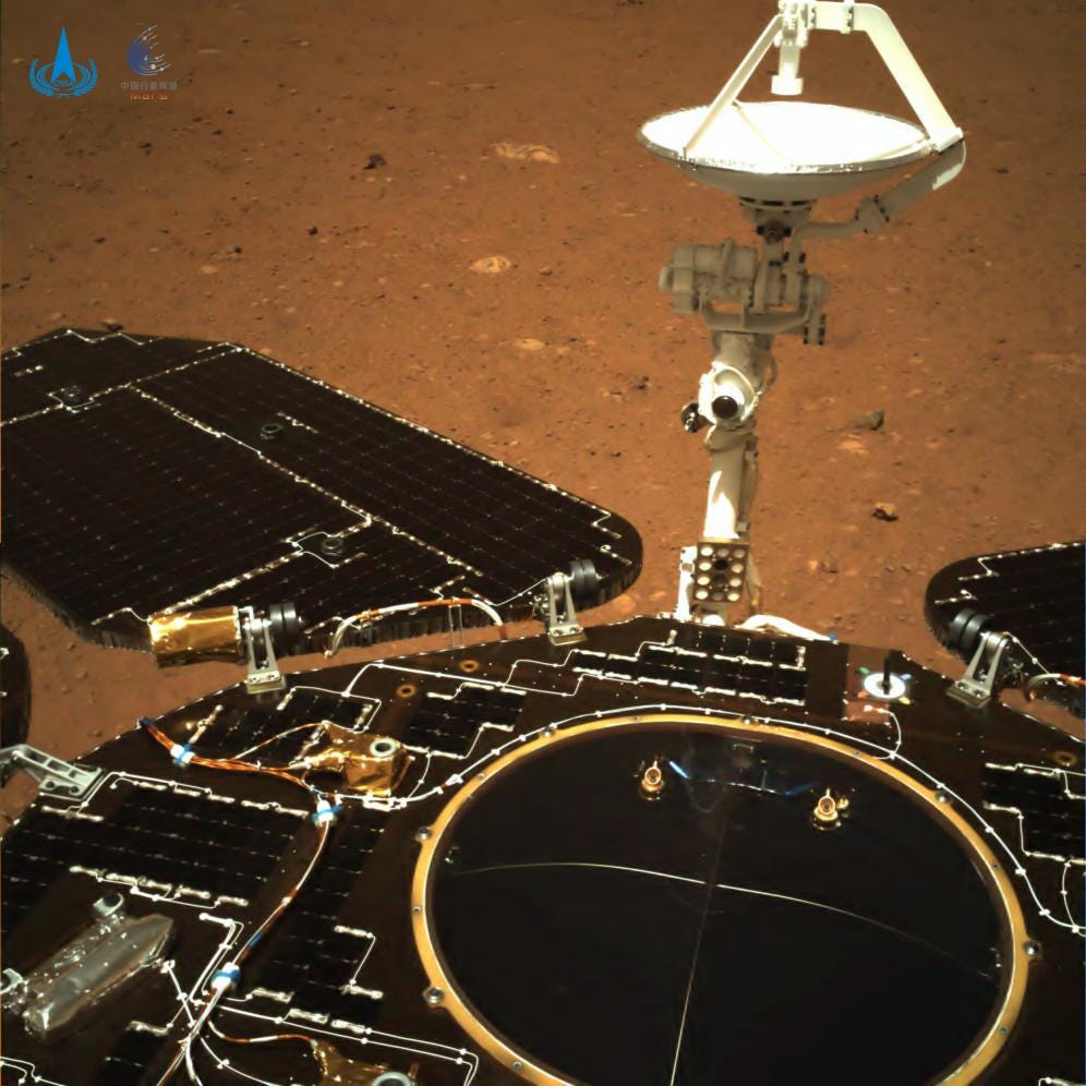 Foto captada con una cámara situada en la parte trasera del rover