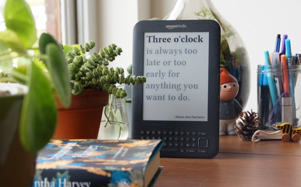 Literary Clock Made From E-reader
