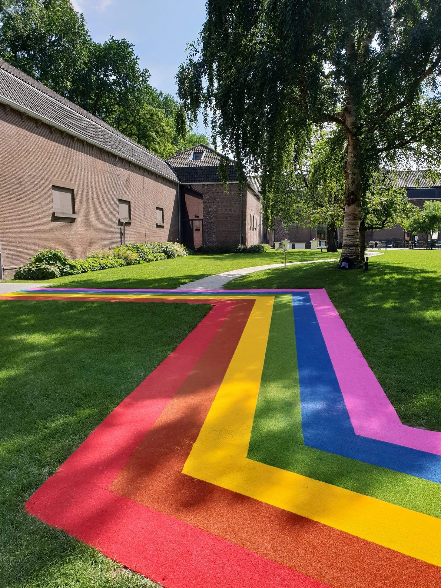 Regenboogpad bij centraal museum Utrecht - Adcio.nl