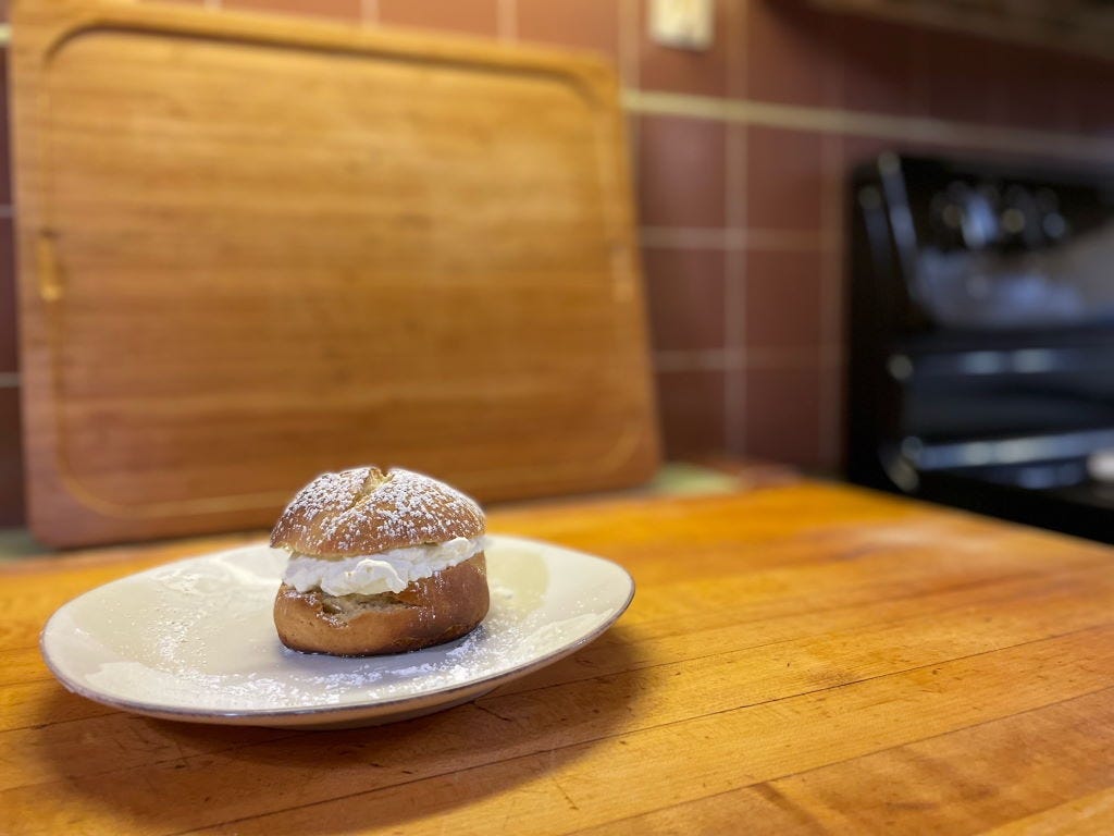 Bun on tray
