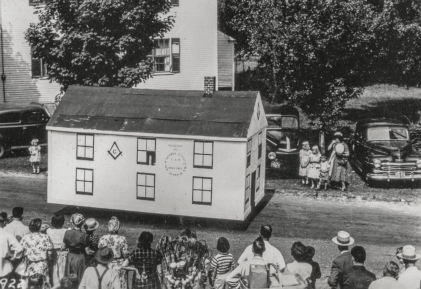 Bicentennial float of the Masonic Lodge