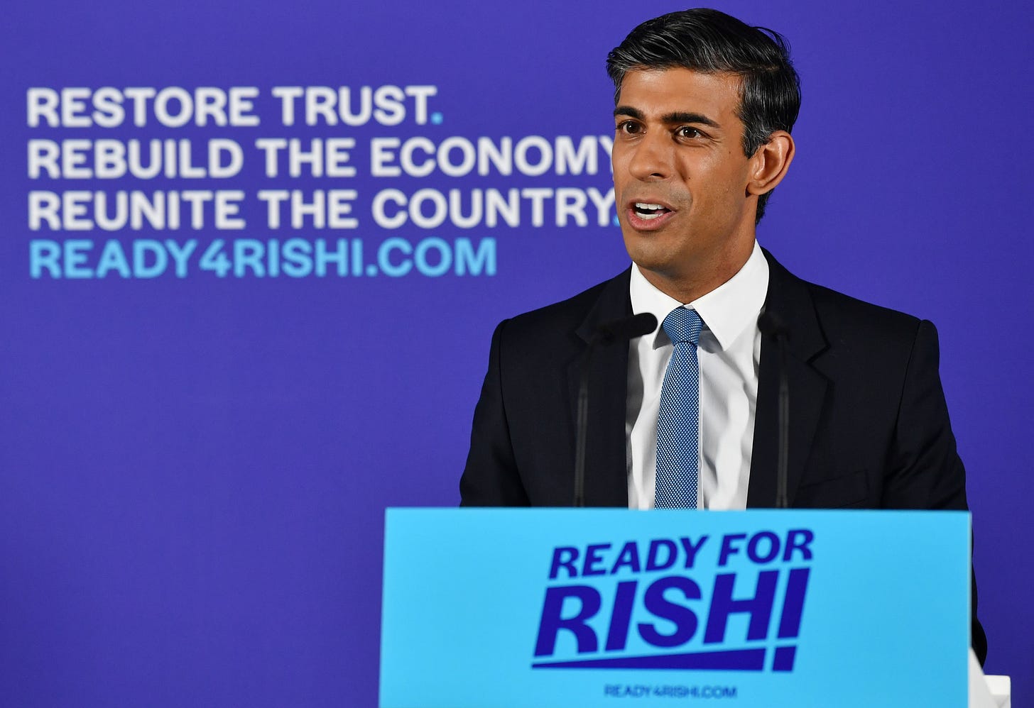 Rishi Sunak leads Tory leader race as he SMASHES threshold, but Priti and  Shapps pull out before looming 6pm deadline