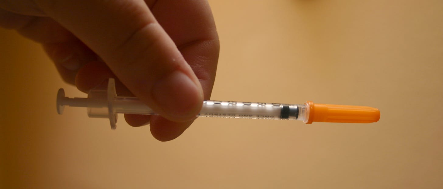 File:Syringe with insulin for a cat.jpg - Wikimedia Commons