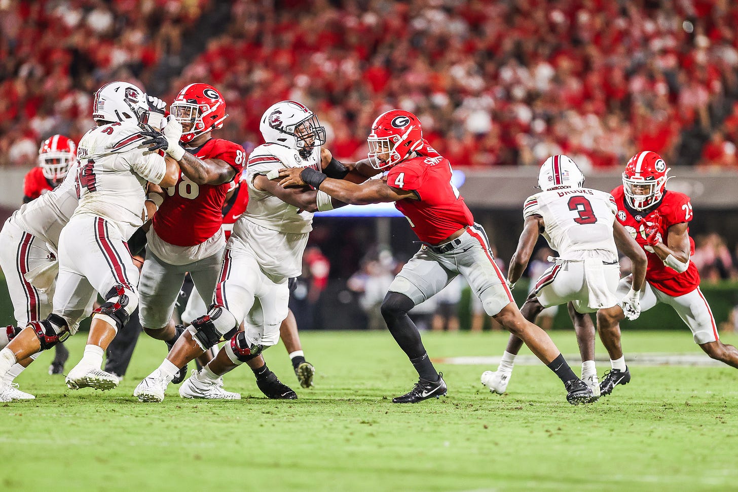 Georgia outside linebacker Nolan Smith (4) during the Bulldogs’ game against South Carolina in Athens, Ga., on Saturday, Sept. 18, 2021.  (Photo by Mackenzie Miles)