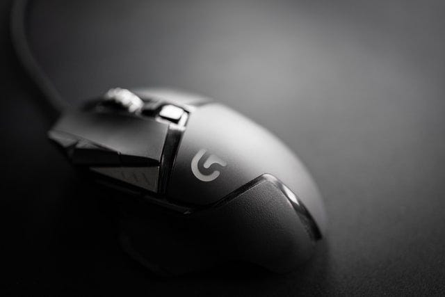 What qualities define a good sensor?