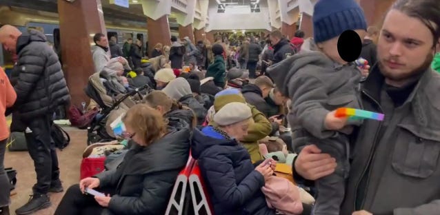 ucraini rifugiati nella metropolitana